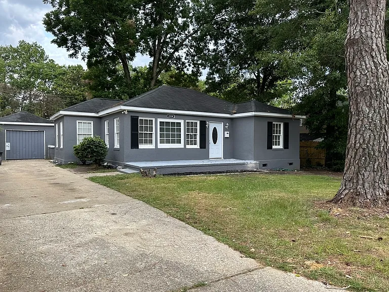 Camille Dr — Photo 1