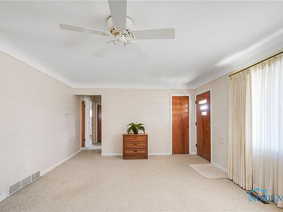 4th image of 2750 Sandalwood Dr
