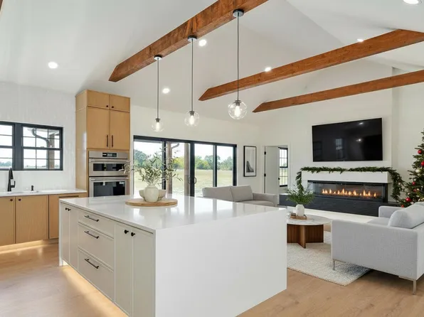 9966 E Farm Road 186, Rogersville, MO 65742