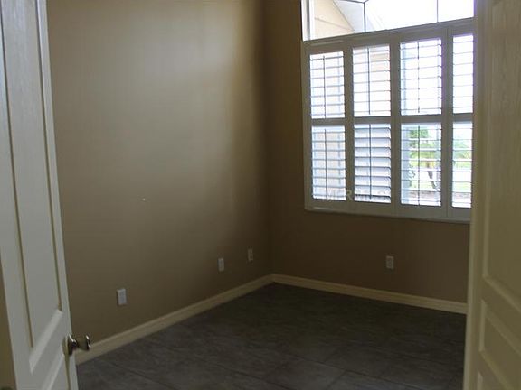 4th image of 18056 Thornhill Grand Cir