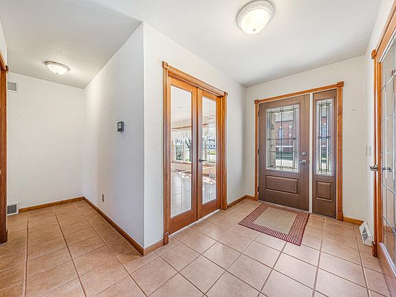 3rd image of 410 W Main St