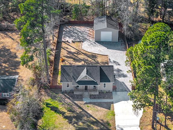 2nd image of 1691 Bennett Cir