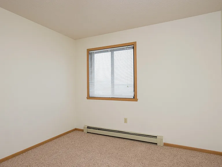 Fargo, ND Twin Parks Apartments | Bedroom