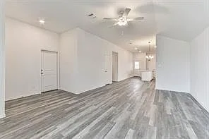 3 bed, 2.0 bath, 1508 sqft, $2,000 — Photo 4