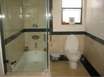4th image of 2020 NE 212th St
