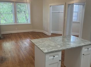 4310 N Pulaski Rd #101, Chicago, IL 60641