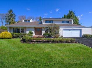 60 Juniper Ln, Syosset, NY 11791
