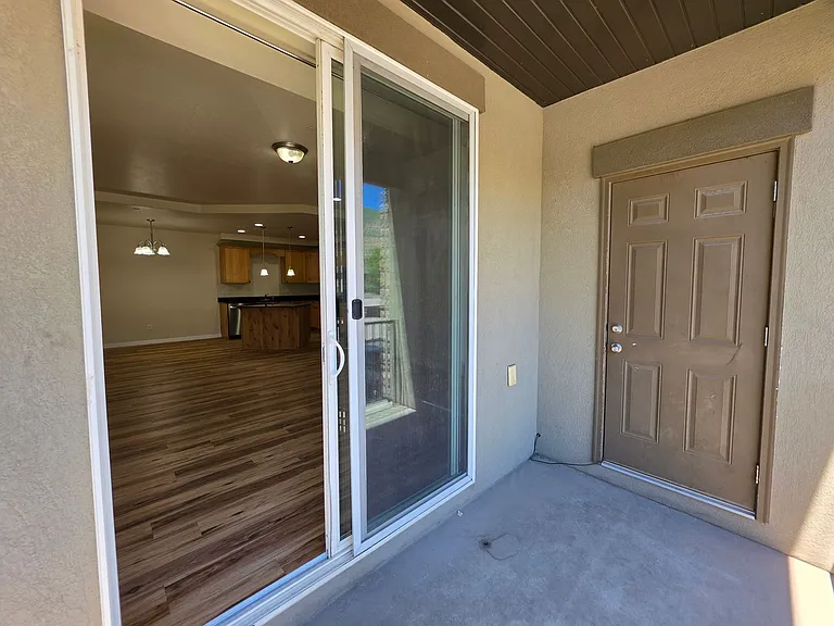 638 N 400 W #E — Photo 15