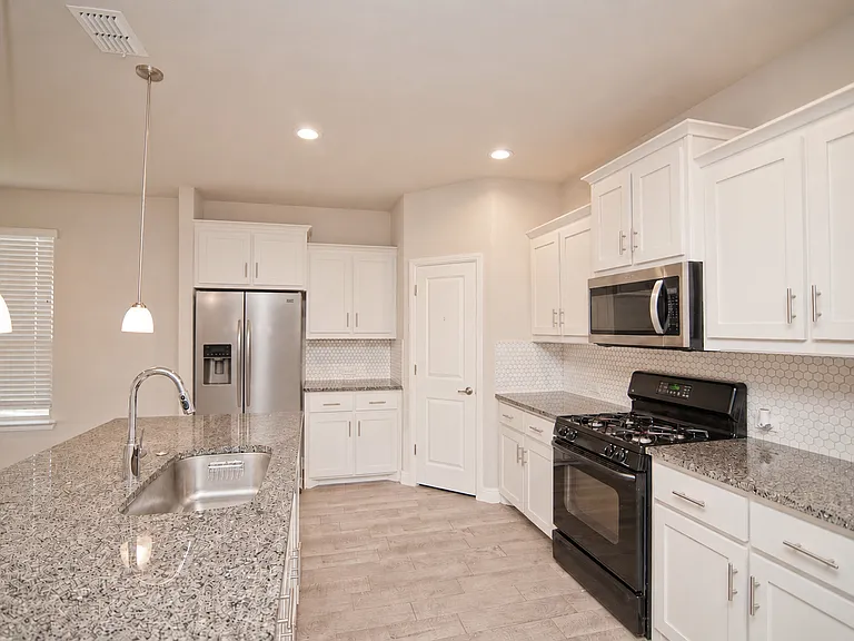 1804 Mensa Dr — Photo 8