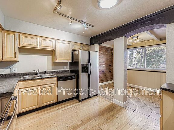 5th image of 11626 Grant St