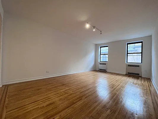 Rented by Lang Realty LLC | media 2