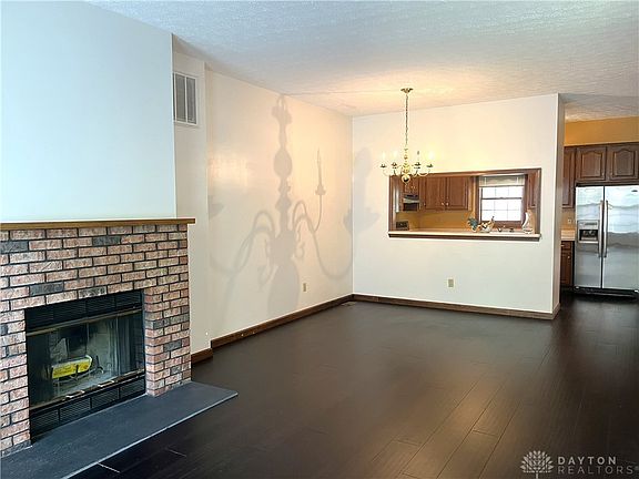 5th image of 122 Brown St APT B