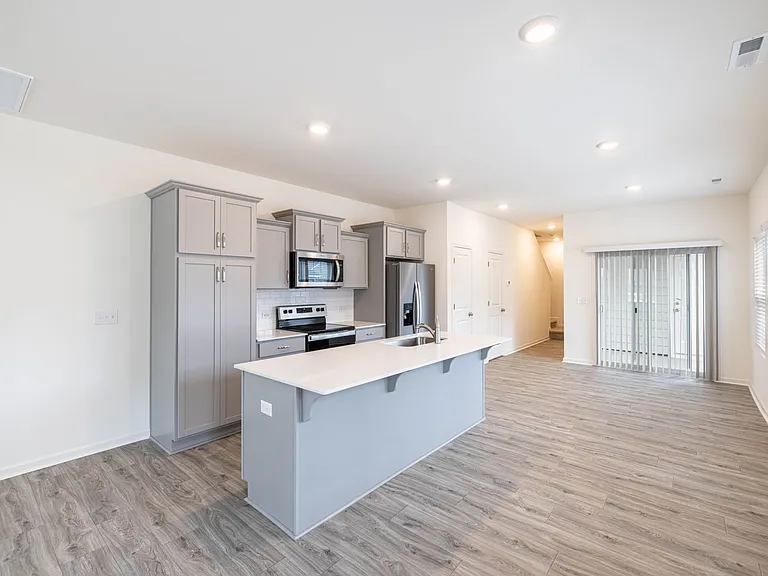 461 Kinnerton Pl — Photo 3