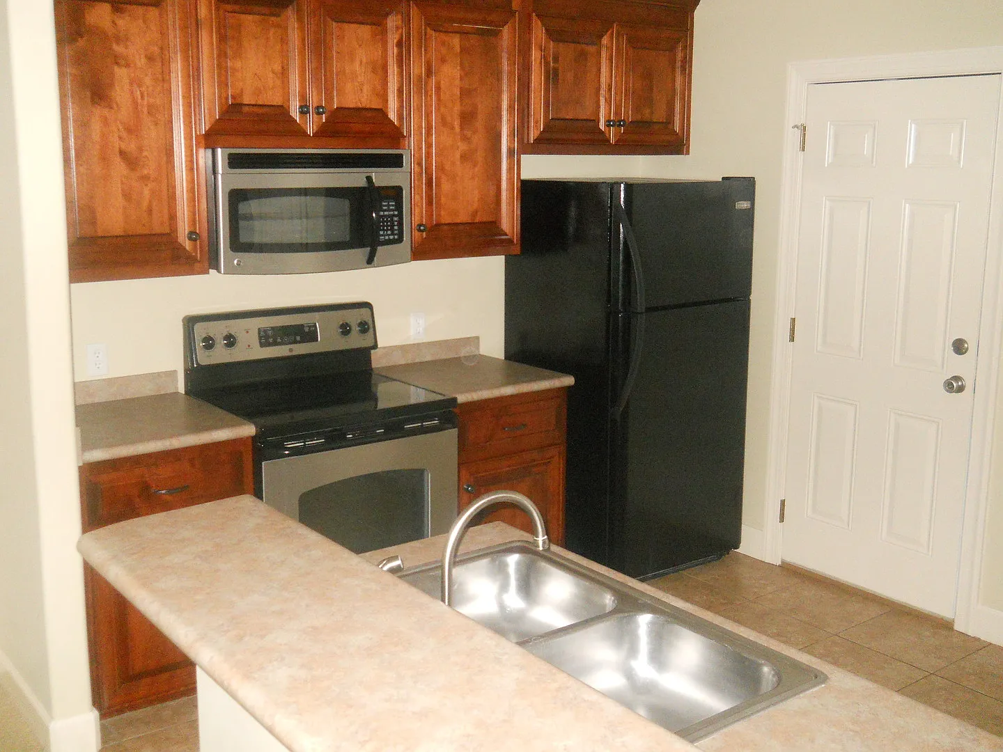 Perimeter Crossing Condos! — Photo 3
