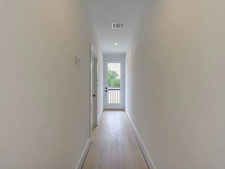 2310 Reinerman St — Photo 25