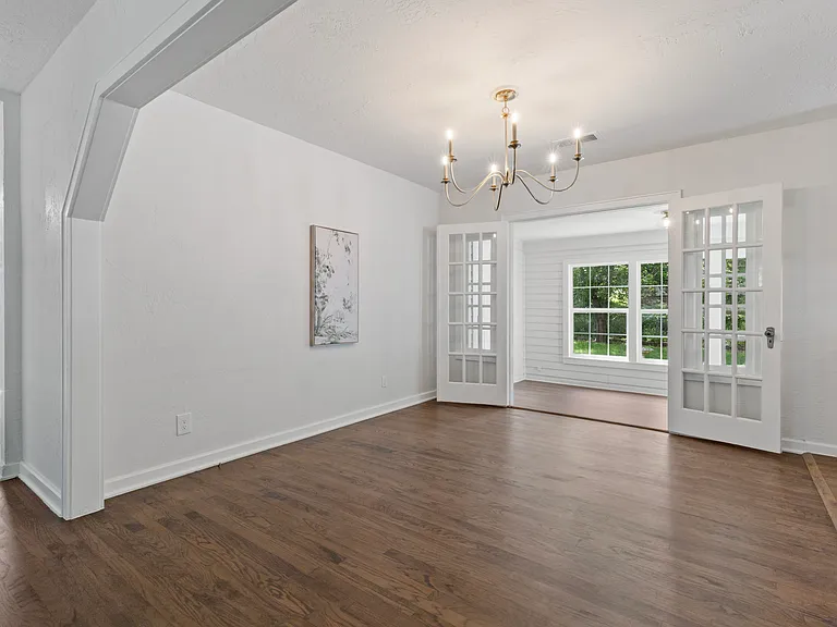 46 Vaughn Dr — Photo 9