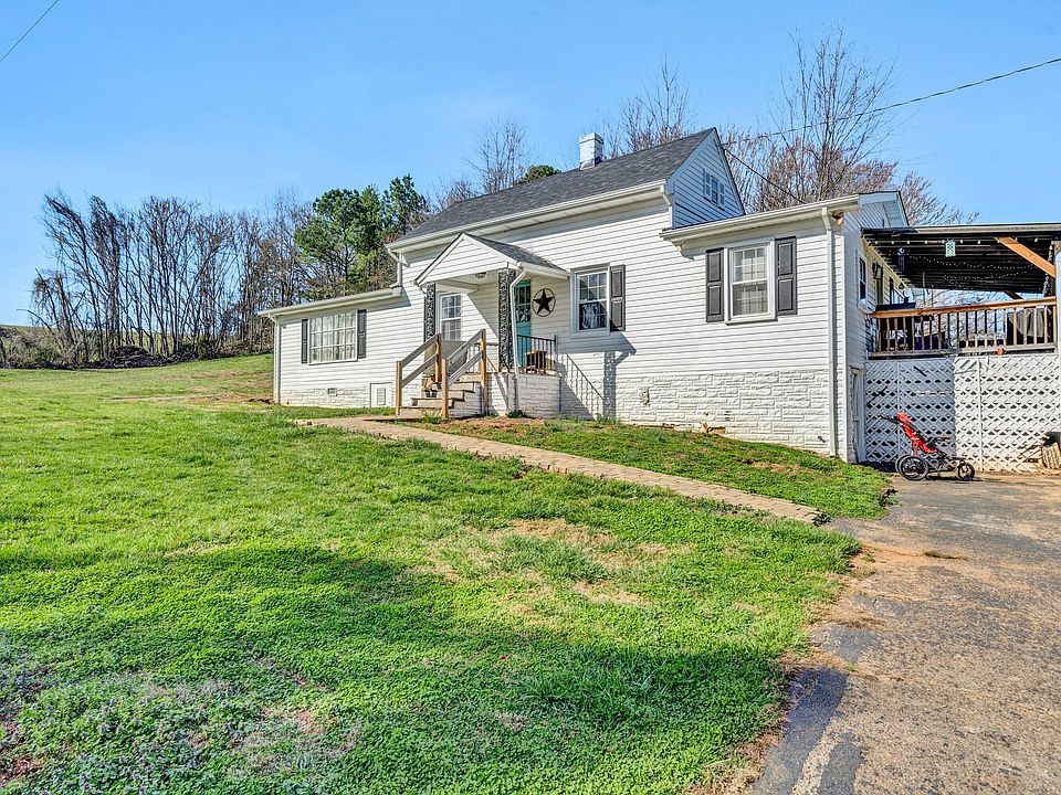 2nd image of 1323 Retreat Rd