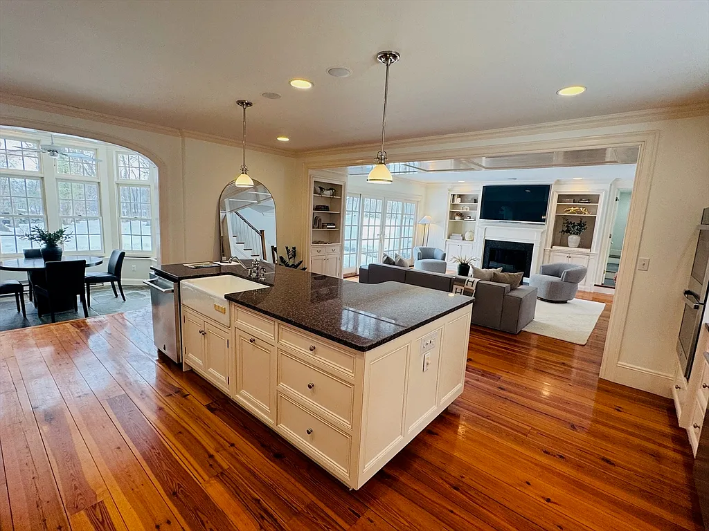 5 bed, 4.5 bath, 6051 sqft, $9,000 — Photo 4