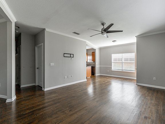 4th image of 6105 Regency Ct