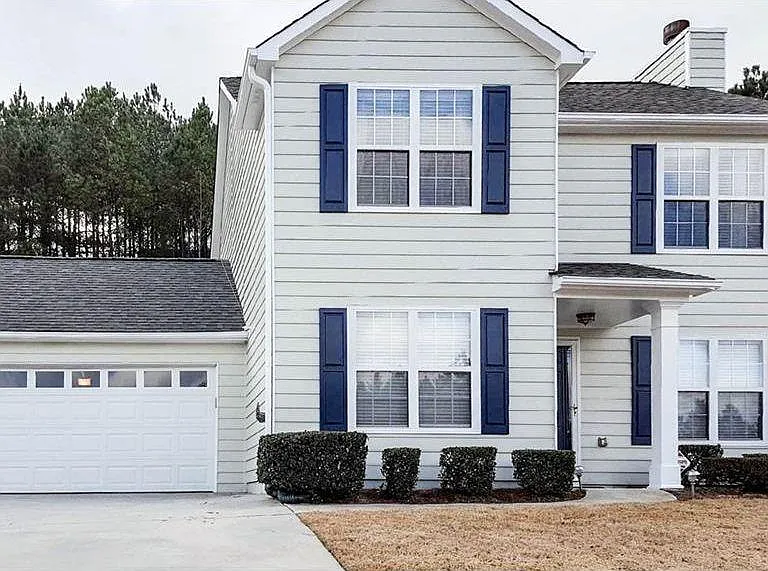 5653 Riverside Walk Dr — Photo 1