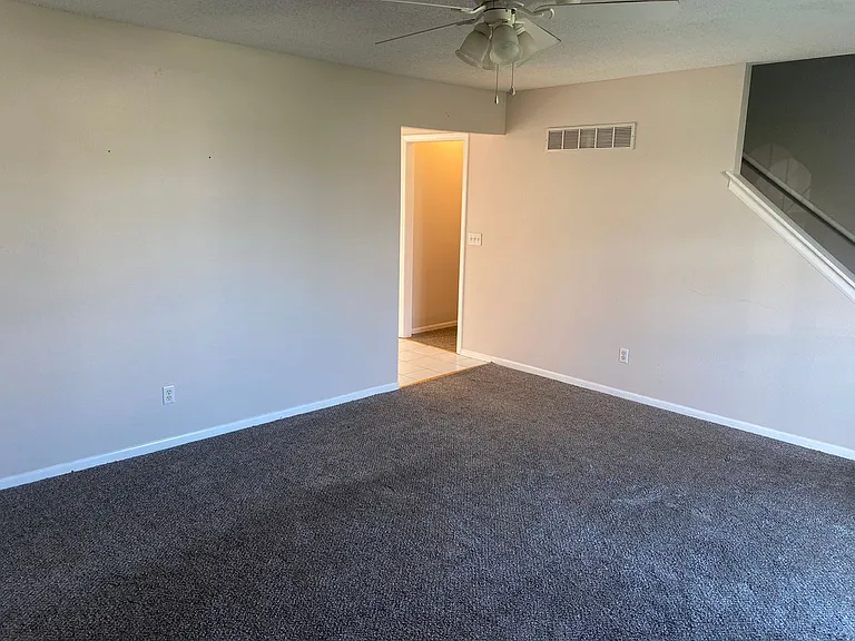Windsor Townhomes Community — Photo 44