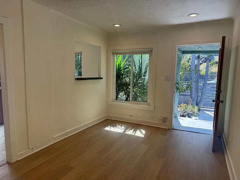 1859 Lakeshore Ave — Photo 5