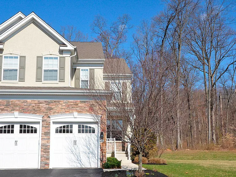 2856 Tansey Ln — Photo 2