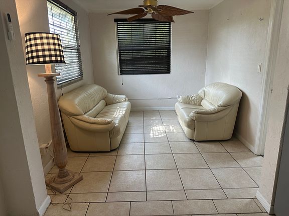 2nd image of 10194 Illinois St