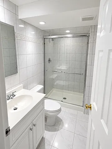 Studio, 350 sqft, $1,900 — Photo 3