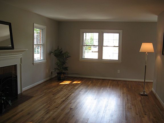 4th image of 7617 Crawford Ct