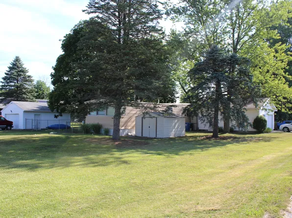 3100 Pine Dr SW, Stanton, MI 48888