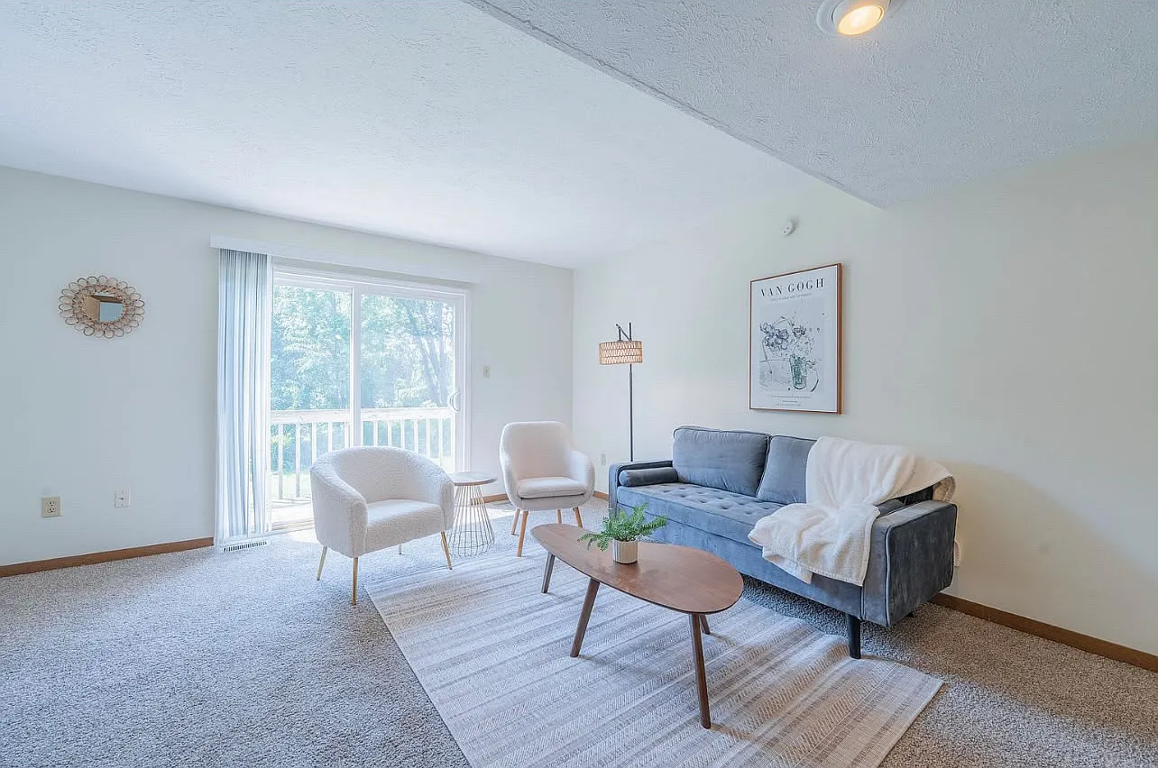 3 bed, 1440 sqft, $1,650 — Photo 3