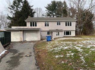 18 Caulkins Rd, Norwich, CT 06360