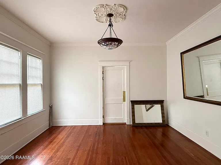 213 General Gardner Ave — Photo 3