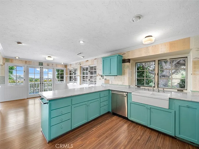 905 Emerald Bay — Photo 8