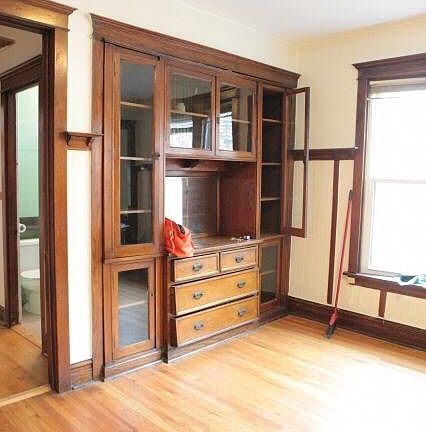 3rd image of 2774 N Kenmore Ave