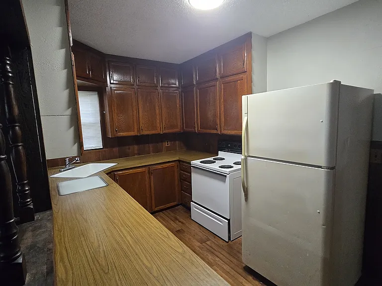 603 S Pershing Ave — Photo 4