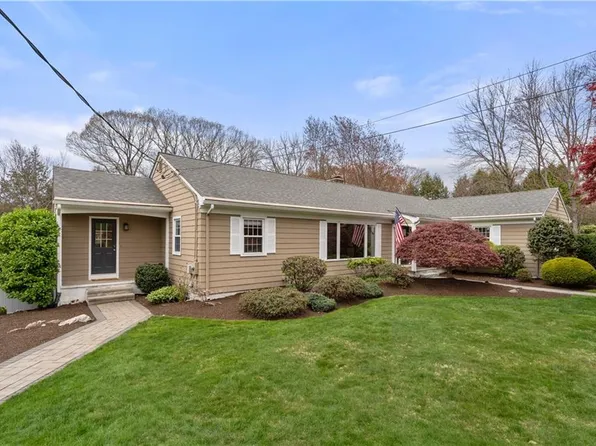 12 Timberland Dr, Lincoln, RI 02865