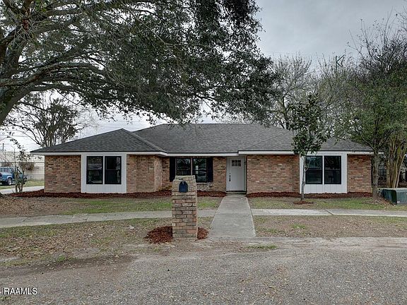 2nd image of 117 Wisteria Dr