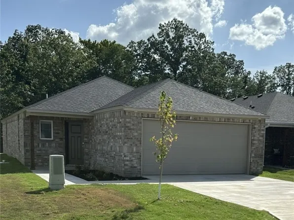 8912 Preston Wood Dr, Fort Smith, AR 72916