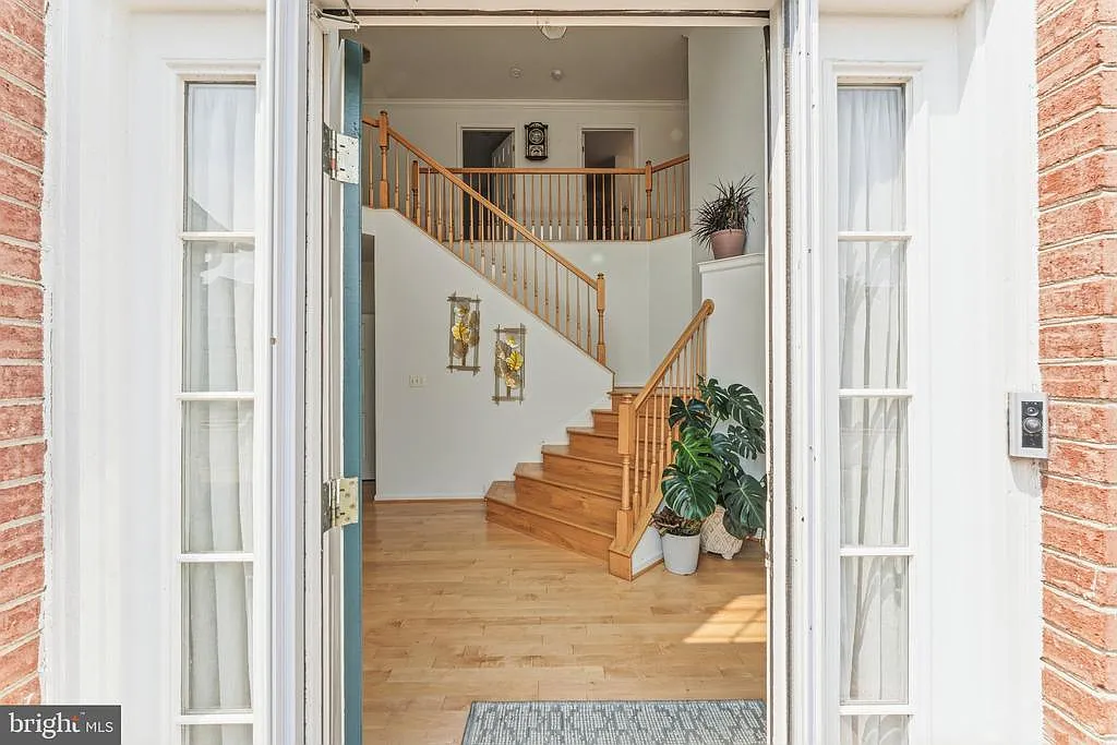 4 bed, 3.5 bath, 2662 sqft, $4,000 — Photo 4