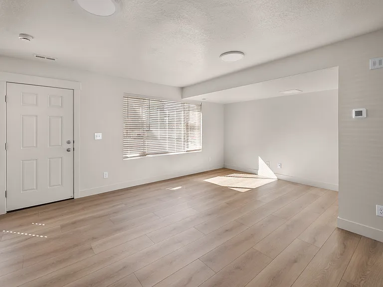 4411 S Garden Dr #D — Photo 4