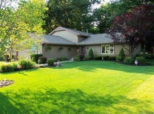 3869 Surfside Cir, Aurora, OH 44202