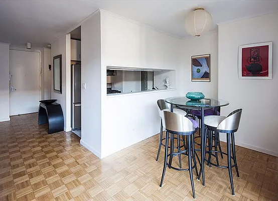 Sold by Warburg | media 14