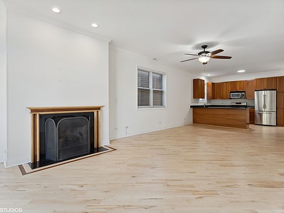 5th image of 1513 N Wood St #2