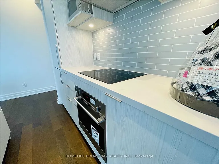 18 Rouge Valley Dr W #506 — Photo 6