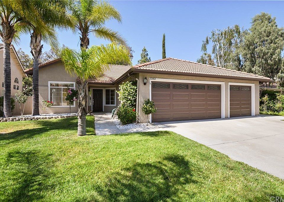 1st image of 32162 Camino Nunez