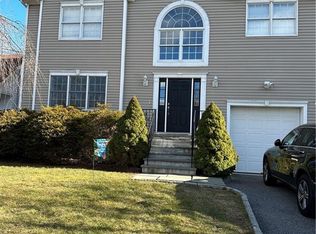 27 Wampus Ave, Armonk, NY 10504