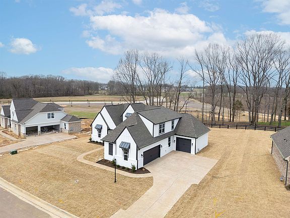 3rd image of 55 Rolling Hill Dr