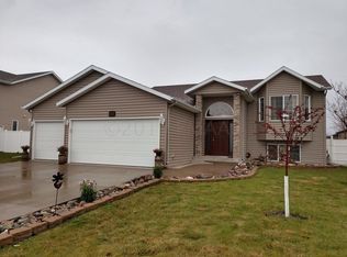 4430 49th St S, Fargo, ND 58104